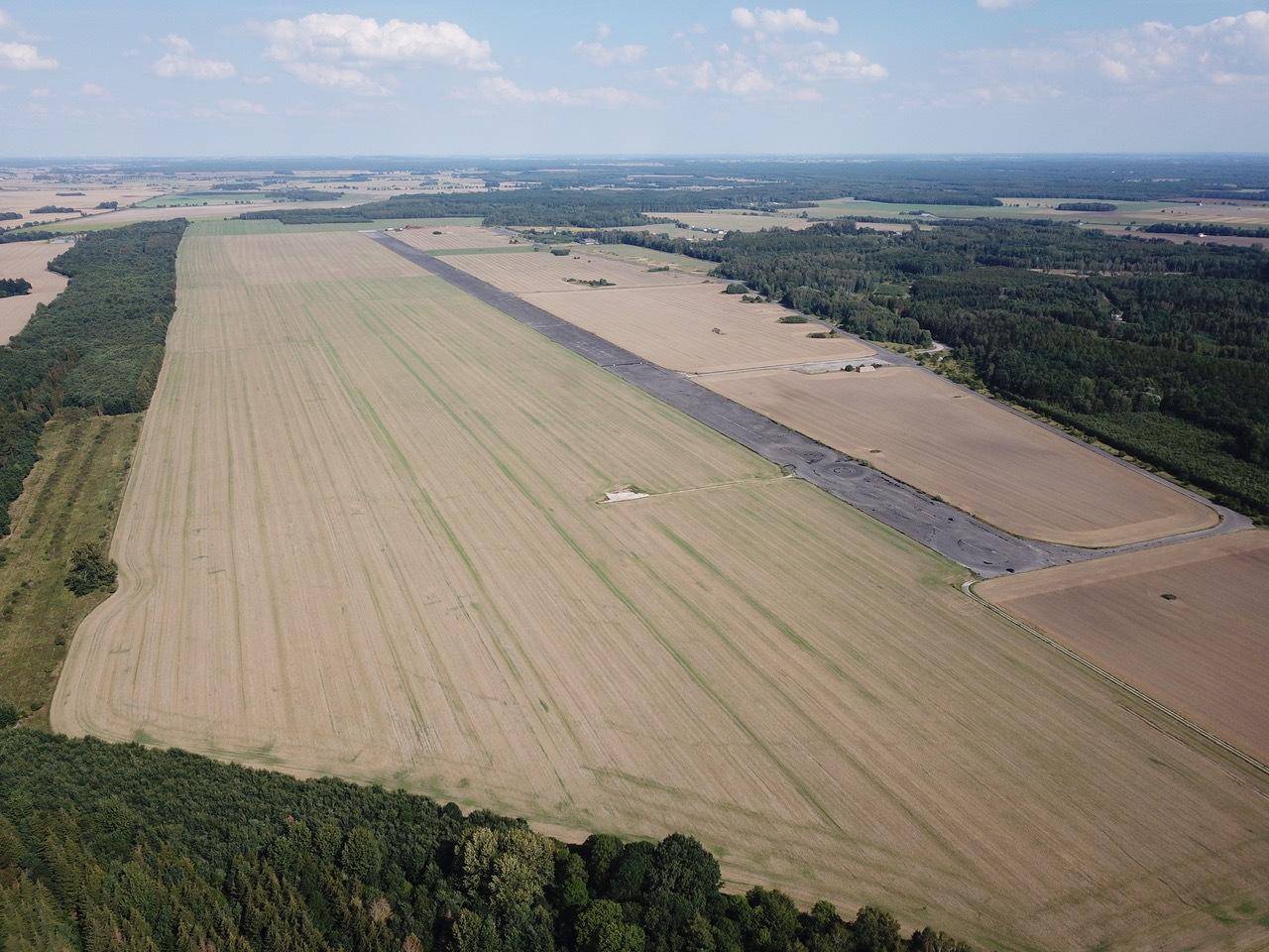 działka, lotnisko, pole